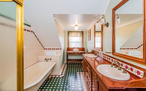 Rosslyn - Tourism Hervey Bay 5