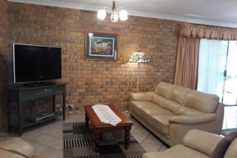 Acacia Apartments - Hervey Bay Accommodation 6