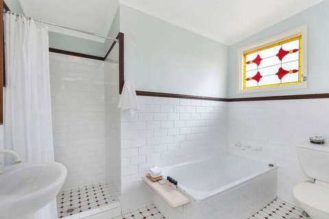 Hotel Etico At Mount Victoria Manor - Hervey Bay Accommodation 3