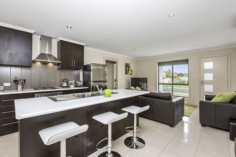 Megan Court Apartments - Hervey Bay Accommodation 3