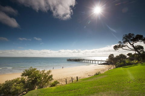 Phillip Island Towers - Hervey Bay Accommodation 6