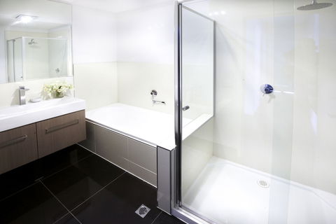 Phillip Island Towers - Hervey Bay Accommodation 2