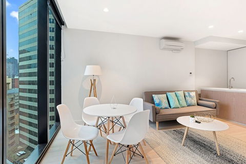 IFSuites (IFSTAYS) EQ Tower - Hervey Bay Accommodation 7