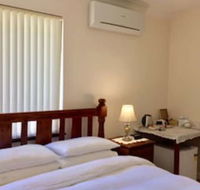 The Royal Dolphin BB in Safety Bay - Hervey Bay Accommodation