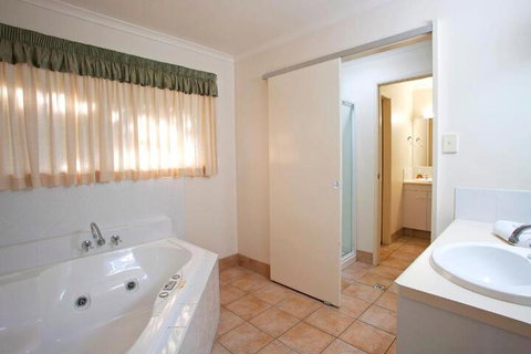 Verandahs - Hervey Bay Accommodation 3