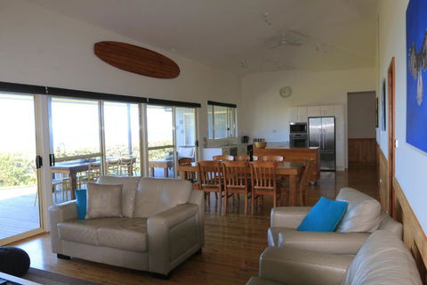Bunkys By The Sea Holiday House - Tourism Hervey Bay 3