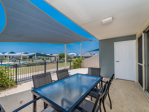 Seafront Unit 50 - Hervey Bay Accommodation 2