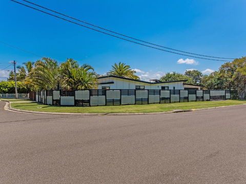 Marcoola House Pet Friendly Sunshine Coast - Hervey Bay Accommodation 1