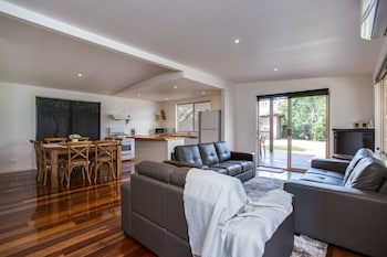 Tasman Surf House - Hervey Bay Accommodation 0