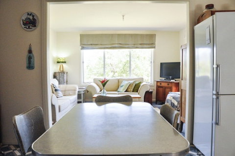FALMOUTH Seadrift Cottage - Tourism Hervey Bay 1