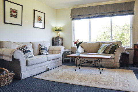 FALMOUTH Seadrift Cottage - Tourism Hervey Bay 0