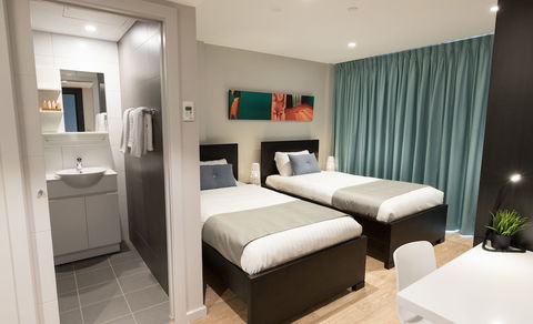Studio 8 Residences - Adults Only - Hervey Bay Accommodation 2