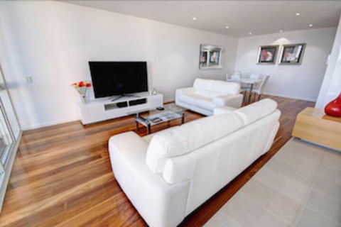 Seapoint 102 - Hervey Bay Accommodation 0