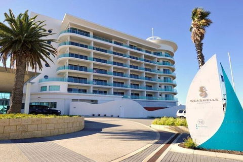 Sea Side 411 - Hervey Bay Accommodation 1