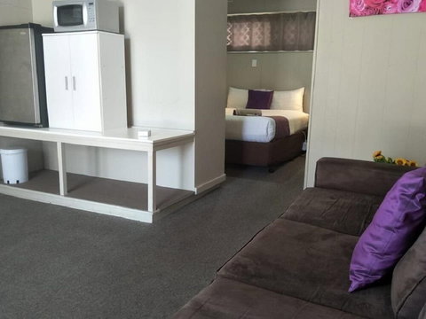 Smerdon Lodge Motel - Hervey Bay Accommodation 3