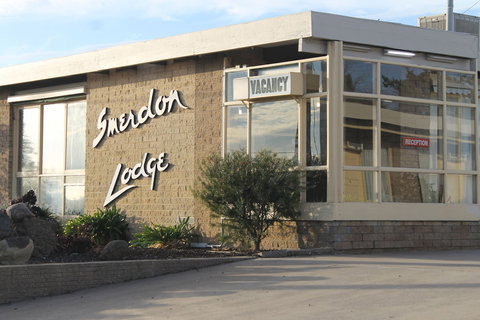 Smerdon Lodge Motel - Hervey Bay Accommodation 2