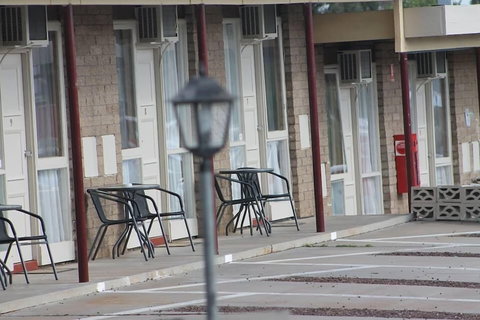 Smerdon Lodge Motel - Hervey Bay Accommodation 0