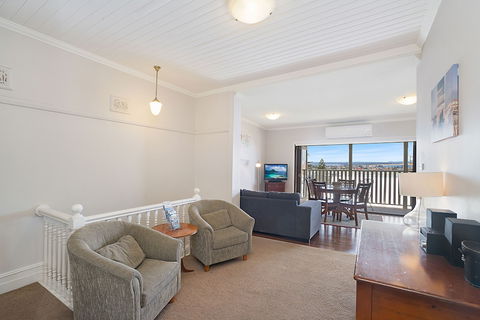 Newcastle Short Stay Apartments - Vista Apartment - Tourism Hervey Bay 0