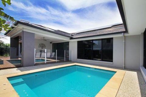 Grand Parade - Hervey Bay Accommodation 3