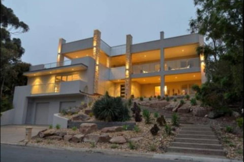 Hollywood Tree House - Hervey Bay Accommodation 3