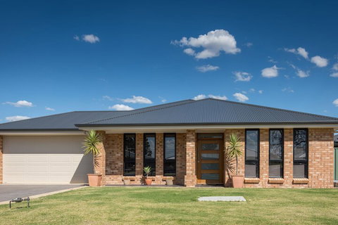 Barossa Family Holiday Home - Hervey Bay Accommodation 5