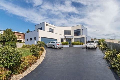 Madsen Retreat - Hervey Bay Accommodation 1