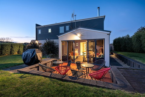 Madsen Retreat - Hervey Bay Accommodation 0