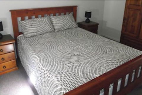 Robinsons Cabin - Hervey Bay Accommodation 3