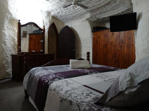 Dis Place - Hervey Bay Accommodation 1