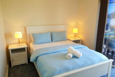 Caravel Beach House Mandurah - Hervey Bay Accommodation 2