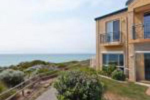 Caravel Beach House Mandurah - Hervey Bay Accommodation 0