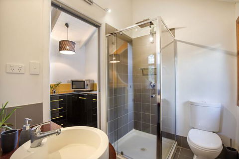 Airlie Beach Eco Cabins - Tourism Hervey Bay 2