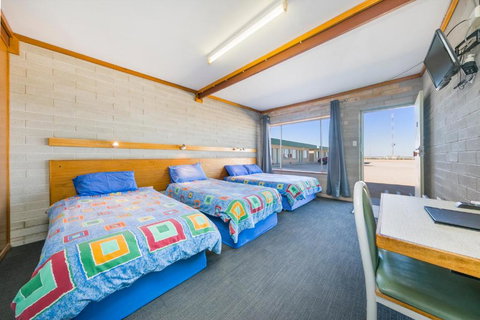 Nullarbor Roadhouse - Hervey Bay Accommodation 5