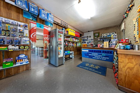 Nullarbor Roadhouse - Hervey Bay Accommodation 2