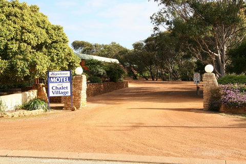 Hopetoun Motel & Chalet Village - Hervey Bay Accommodation 5