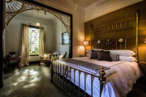 Holyrood House - Hervey Bay Accommodation 6