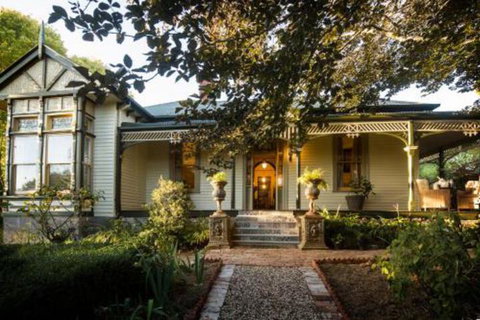 Holyrood House - Hervey Bay Accommodation 0