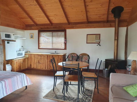 Gaddleen Grove Cottages - Tourism Hervey Bay 1