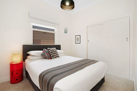 Newcastle Executive Homes - Cooks Hill Cottage - Hervey Bay Accommodation 3