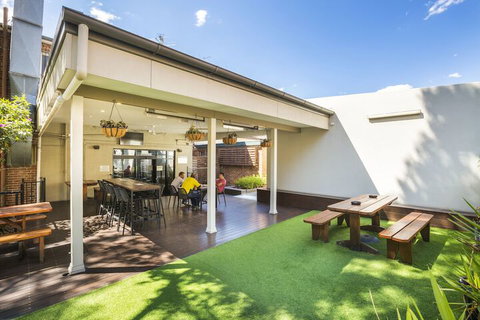 Nightcap At Regents Park Hotel - Hervey Bay Accommodation 3