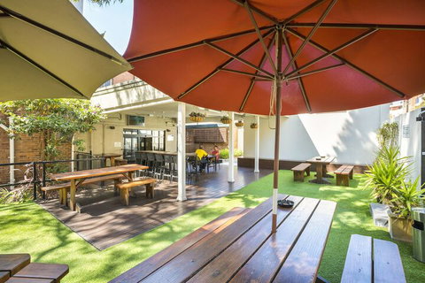 Nightcap At Regents Park Hotel - Hervey Bay Accommodation 1