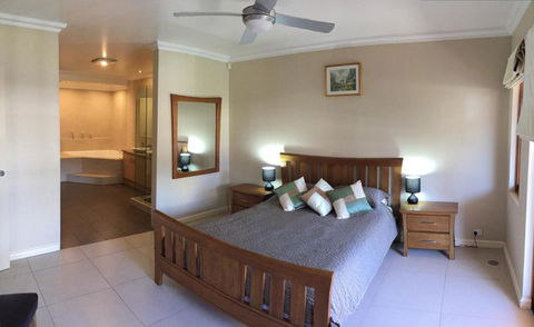 Huge House On The Grand Canal - Hervey Bay Accommodation 1