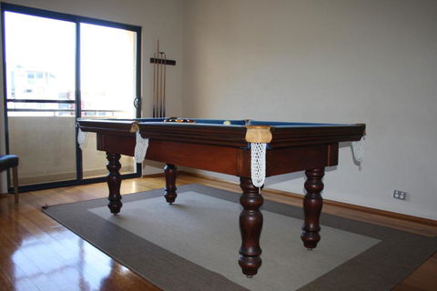 Huge House On The Grand Canal - Hervey Bay Accommodation 2