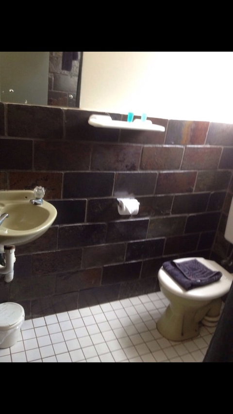 A1 Cabins Ceduna - Hervey Bay Accommodation 1