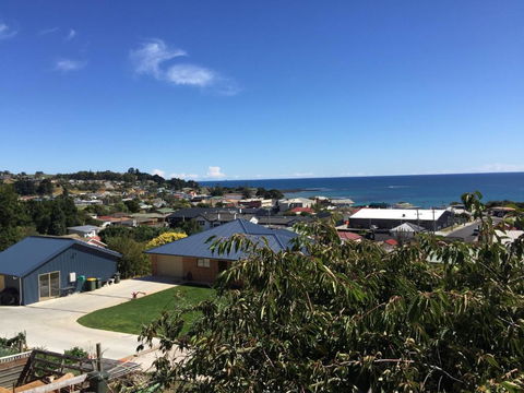 Penguin Seaside Homestay - Hervey Bay Accommodation 6