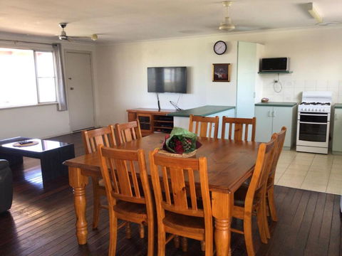 Best Beach Villa - Hervey Bay Accommodation 4