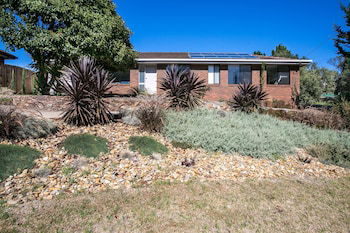 Fairhills - Beautifully Styled - Tourism Hervey Bay 0