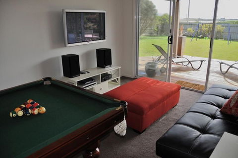 Island Daze Surf Beach Phillip Island - Tourism Hervey Bay 4