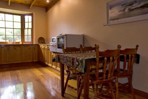 Gellibrand River Gallery Accommodation - Hervey Bay Accommodation 5
