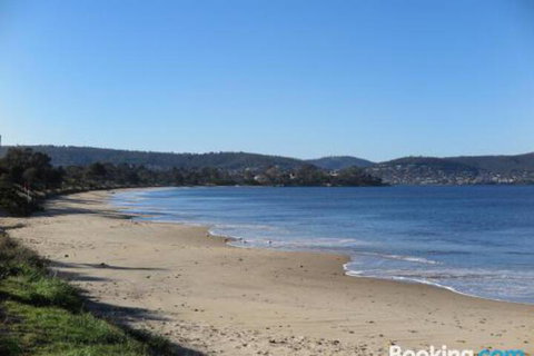 Beachside Rest - Hervey Bay Accommodation 3